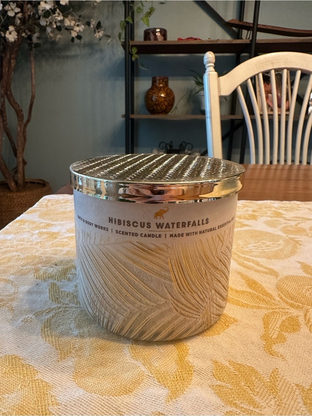 Bath & Body Works 3 Wick Hibiscus Waterfalls Scented Candle 14.5 Oz - Picture 2 of 4